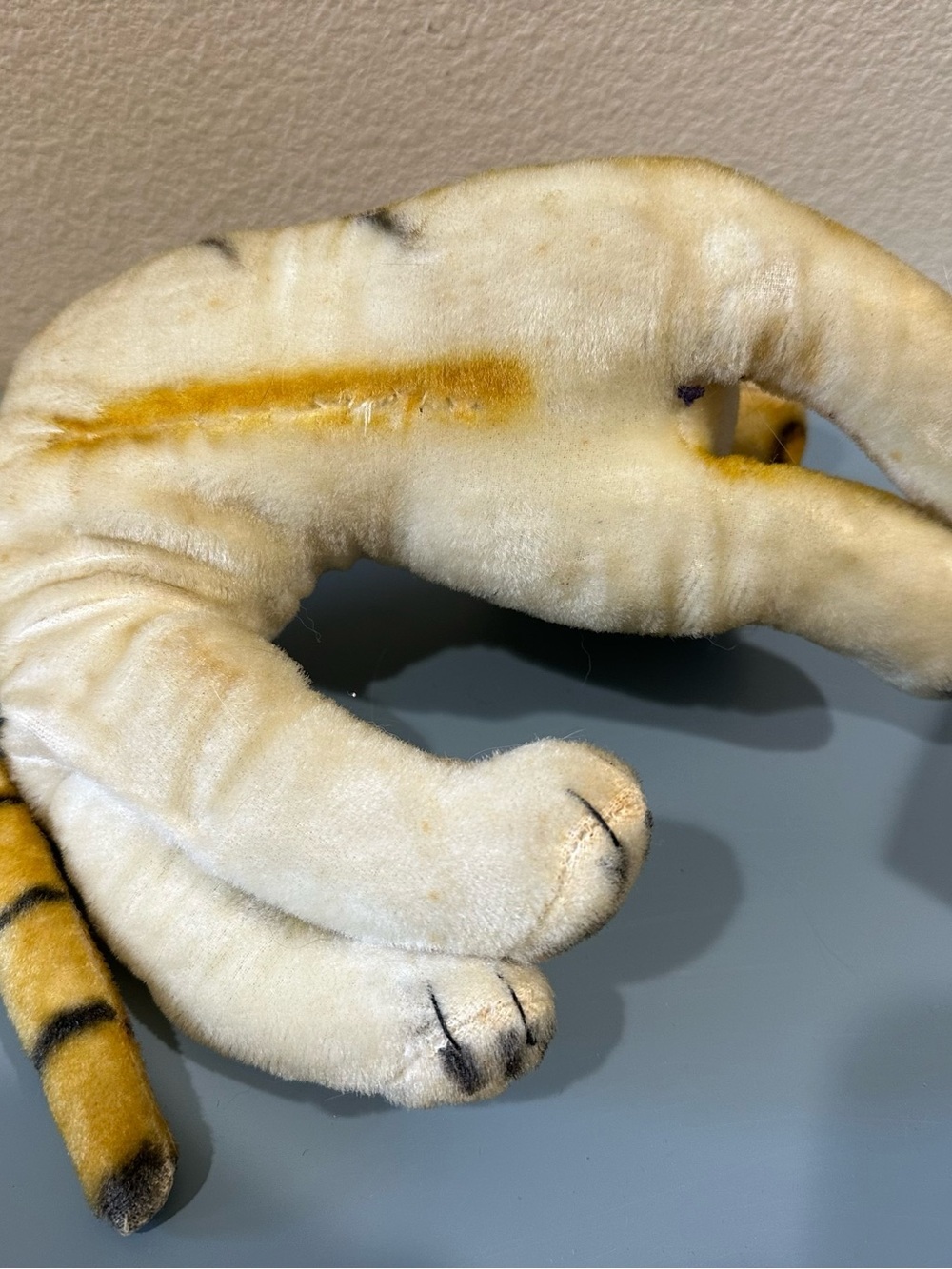Vintage Steiff  Reclining Tiger Plush 53944 - Picture 6 of 6